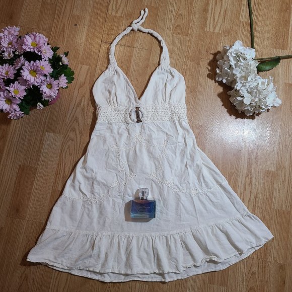 Dresses & Skirts - Little white dress.